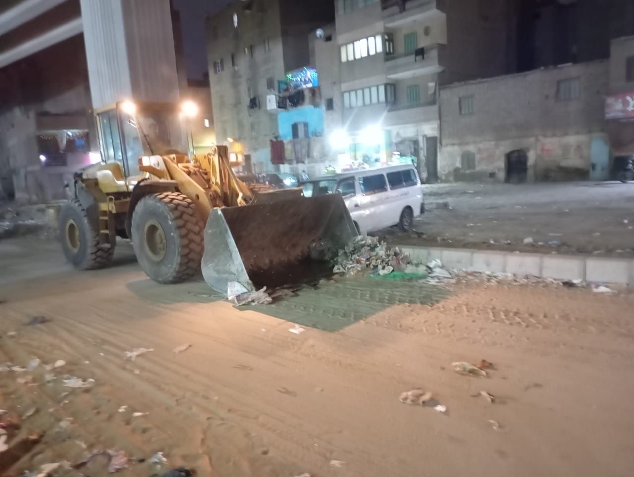 محافظة الجيزة تكثف حملات النظافة فى أحياء الهرم وإمبابة وبولاق والمنيرة