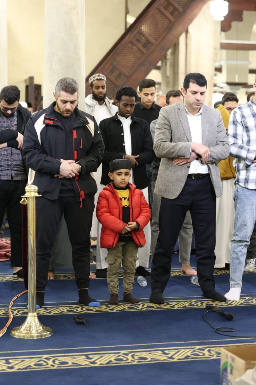 يرجون عفوه ورضاه.. الجامع الأزهر كامل العدد بالمصلين في العشر الأواخر.. صور