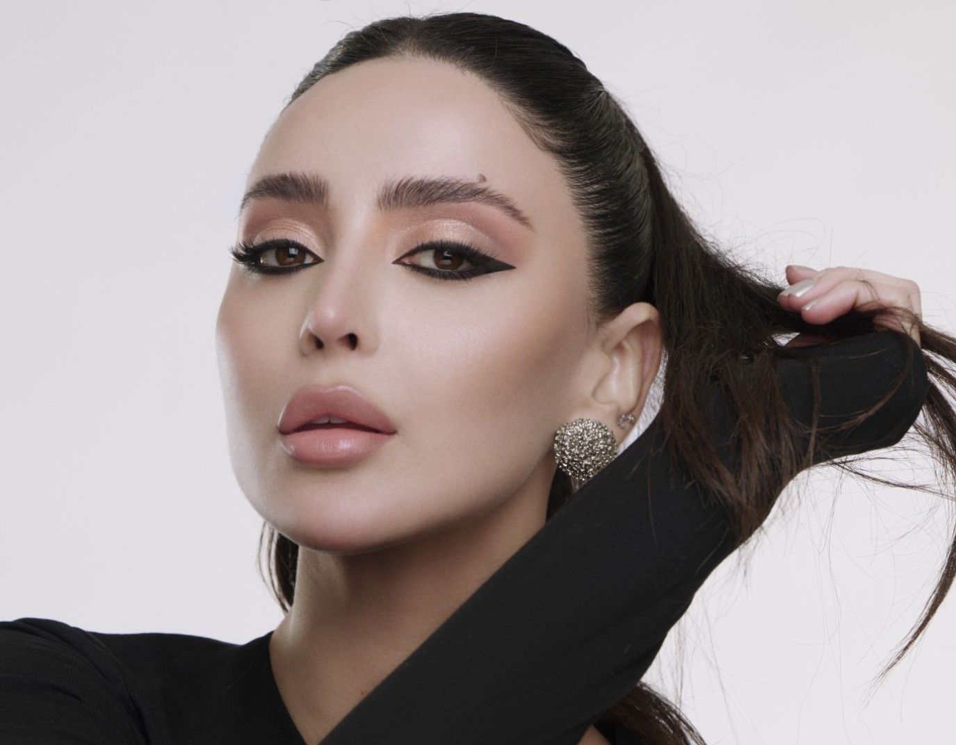 مكياجك في يوم الأم بأنامل فادي قطايا.. خطوات تفصيلية للحصول على إطلالة ساحرة