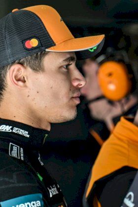 جائزة الصين الكبرى: نوريس الأسرع أمام لوكلير في التجارب الحرة