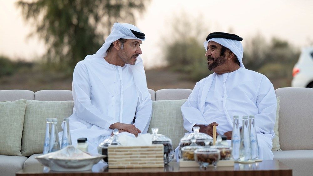 هزاع بن زايد يزور سيف بن محمد ويتبادلان التهاني بمناسبة شهر رمضان