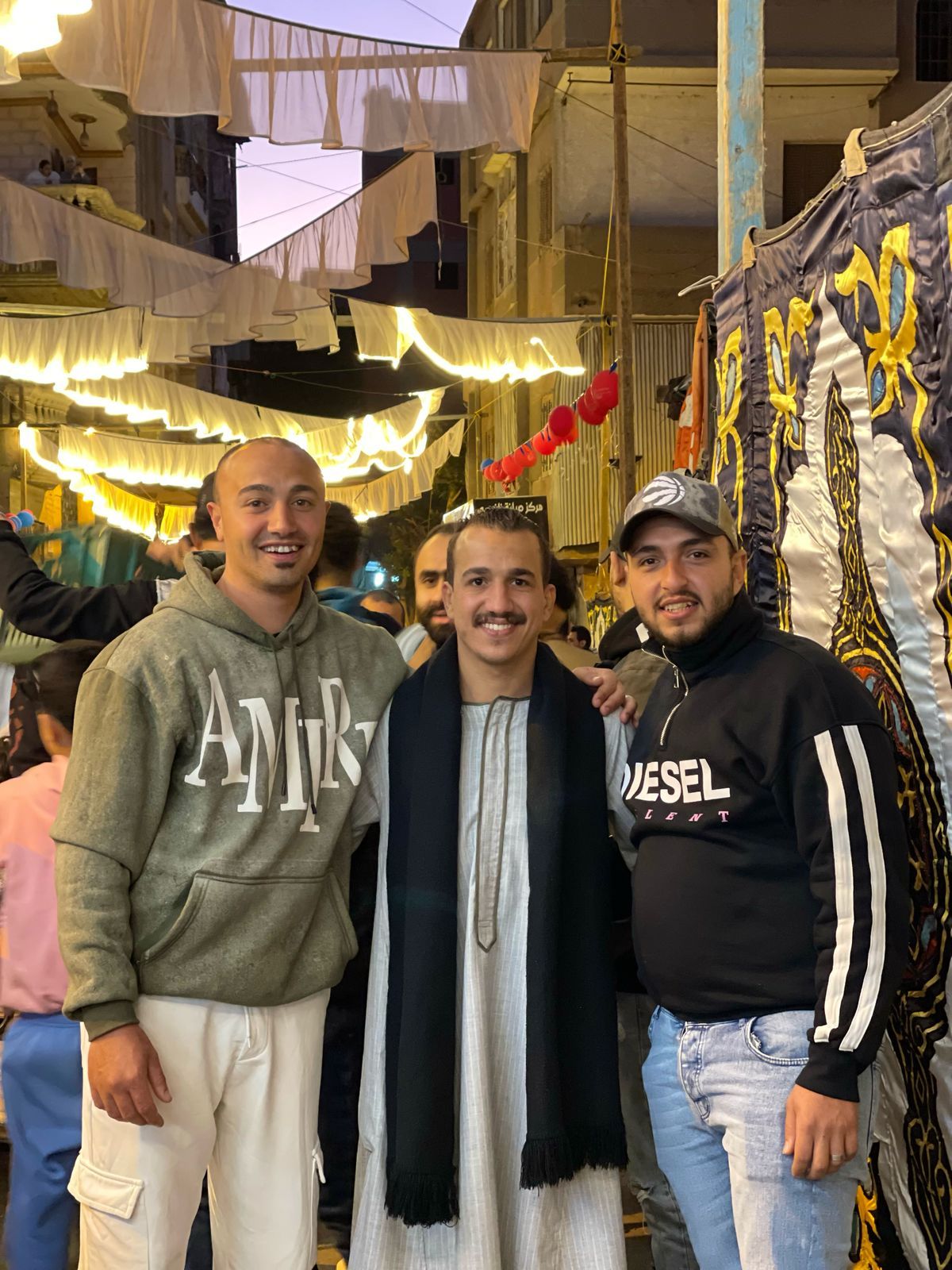 الوراق بتفرح.. أهالى بحر البلد يجتمعون على سفرة إفطار واحدة