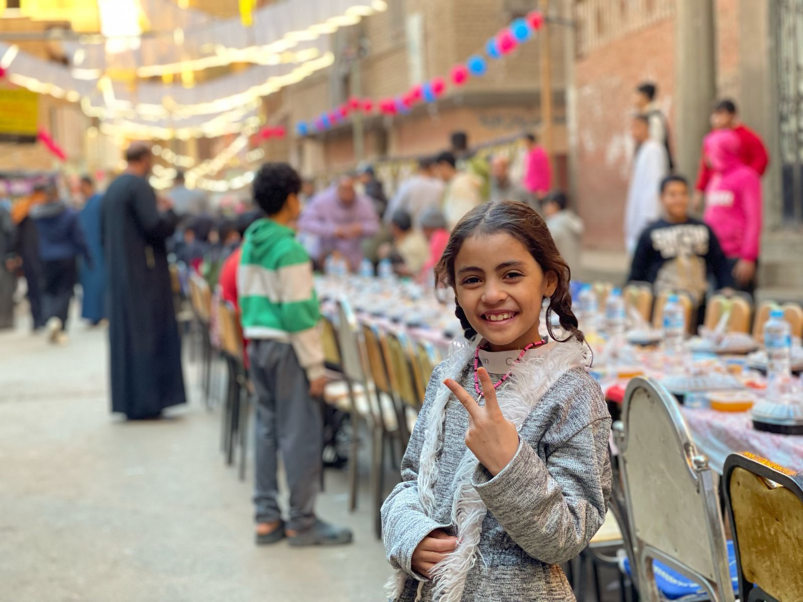 الوراق بتفرح.. أهالى بحر البلد يجتمعون على سفرة إفطار واحدة