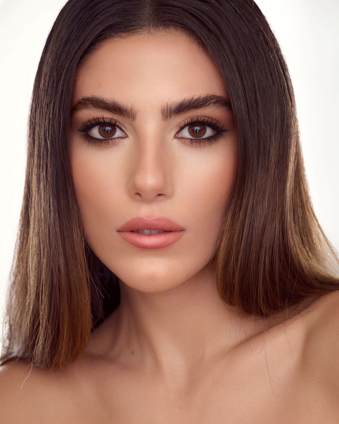 مكياجك في يوم الأم بأنامل فادي قطايا.. خطوات تفصيلية للحصول على إطلالة ساحرة