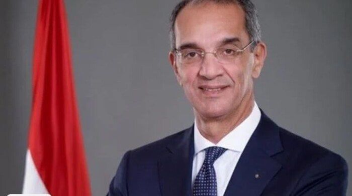 احمِ حقوقك.. وزير الاتصالات يهدد بقطع الخدمة عن الهواتف غير المسددة للجمارك بعد عيد الفطر!