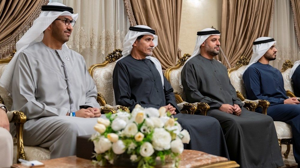 رئيس الدولة والرئيس المصري يبحثان تعزيز العلاقات الأخوية