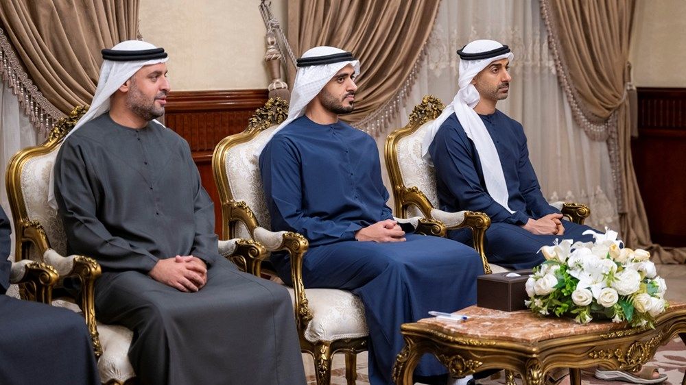 رئيس الدولة والرئيس المصري يبحثان تعزيز العلاقات الأخوية