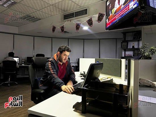 ”الخليج 365” يشارك بالمبادرة العالمية "ساعة الأرض" ويطفئ أنوار صالة التحرير