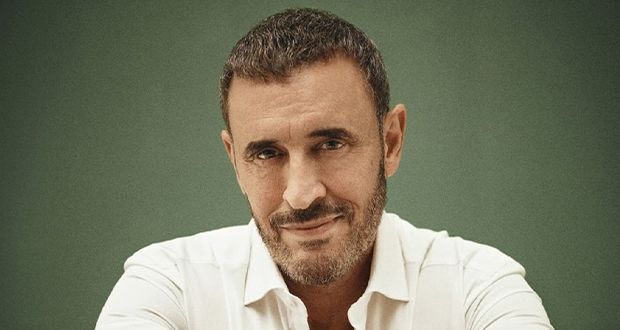 كاظم الساهر يفاجئ جمهوره بهدية مؤثرة لوالدته في عيد الأم