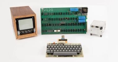 تكنولوجيا: مقابل 375 ألف دولار.. بيع جهاز كمبيوتر Apple-1 كامل الوظائف في مزاد علني