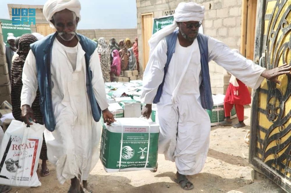 مركز الملك سلمان يوزع مساعدات غذائية في سوريا ولبنان والسودان