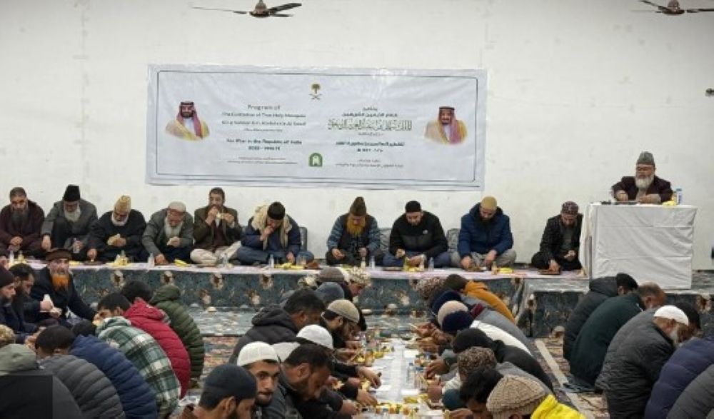350 مستفيدًا من مأدبة "الشؤون الإسلامية" لتفطير الصائمين بالهند