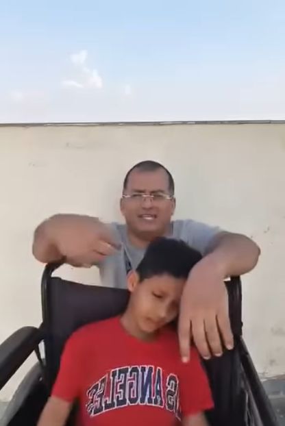 شاهد بالـ"صور" تعرض طفل للاغتصاب حتى اصيب بغيبوبه وشلل ودعوات للقبض على الجناة