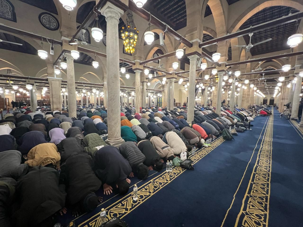 يلتمسون ليلة القدر.. الجامع الأزهر كامل العدد بالمصلين في العشر الأواخر.. صور
