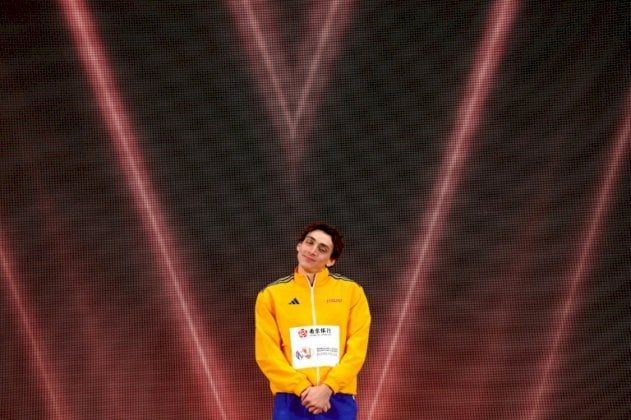 مونديال القوى داخل قاعة: دوبلانتيس وهولواي يتوجان للمرة الثالثة تواليا