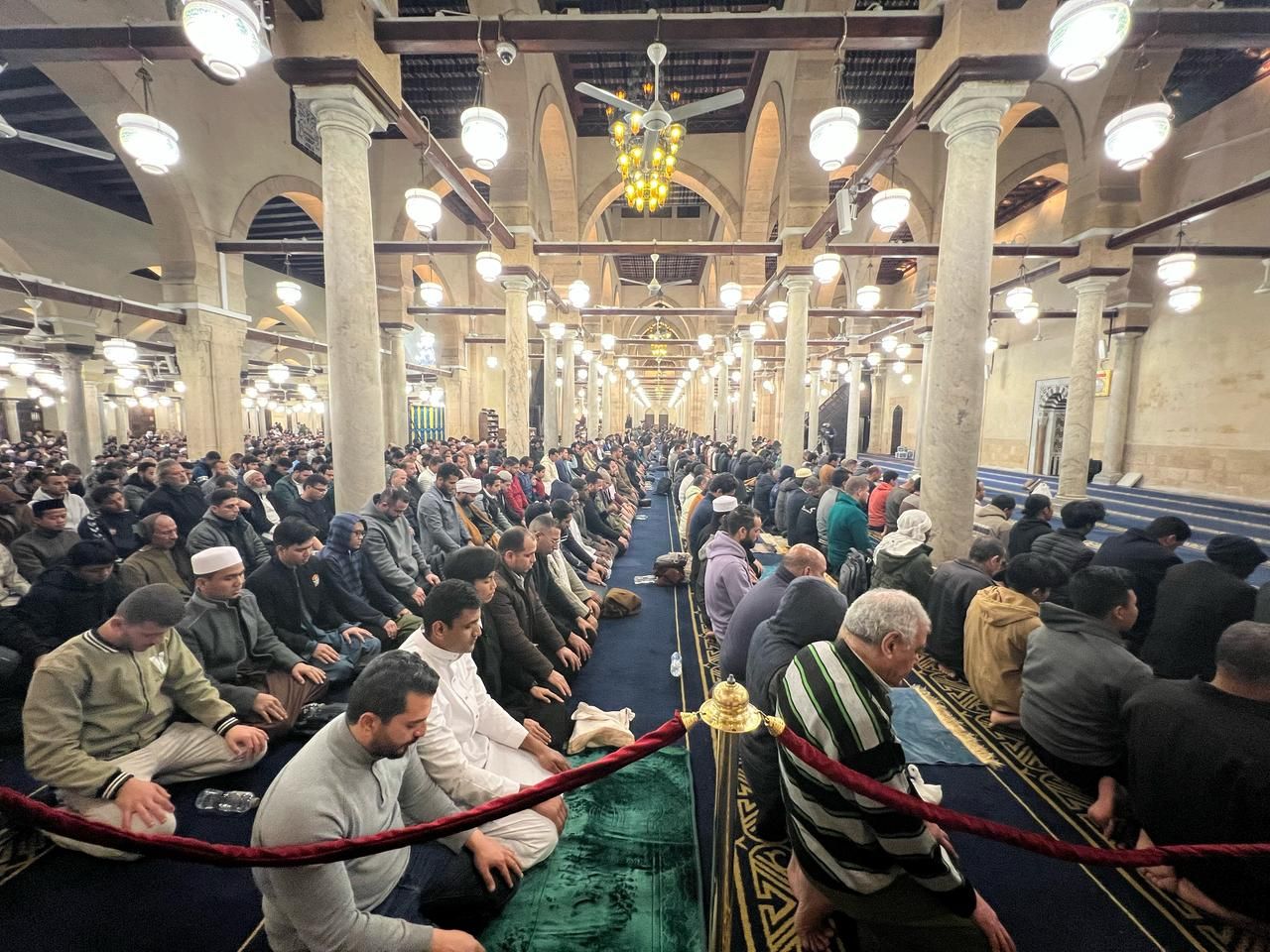 يلتمسون ليلة القدر.. الجامع الأزهر كامل العدد بالمصلين في العشر الأواخر.. صور