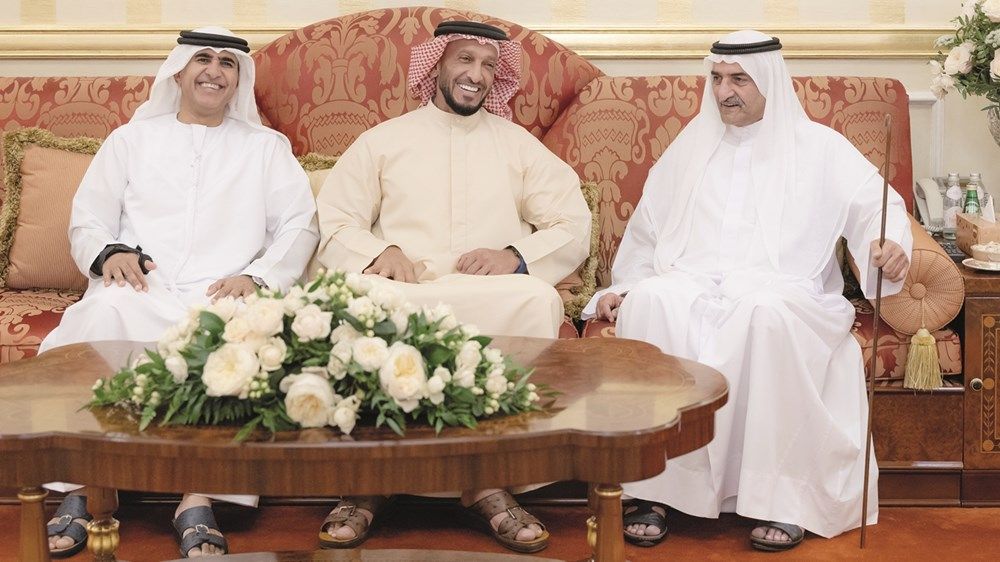 حمد الشرقي وسعود القاسمي يواصلان استقبال المهنئين بشهر رمضان