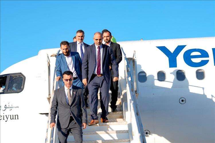 بصورة مفاجئة...الزبيدي ولملس يغادرون الى الإمارات