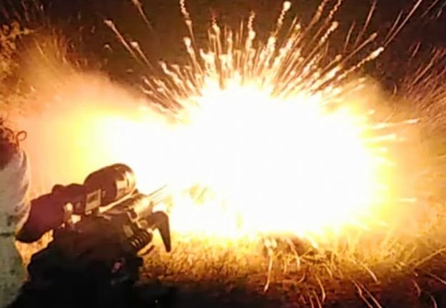 بعد ساعات من الغارات الامريكية ...الحوثيون يفجرون الوضع جنوب اليمن واندلاع معارك عنيفة "تفاصيل"