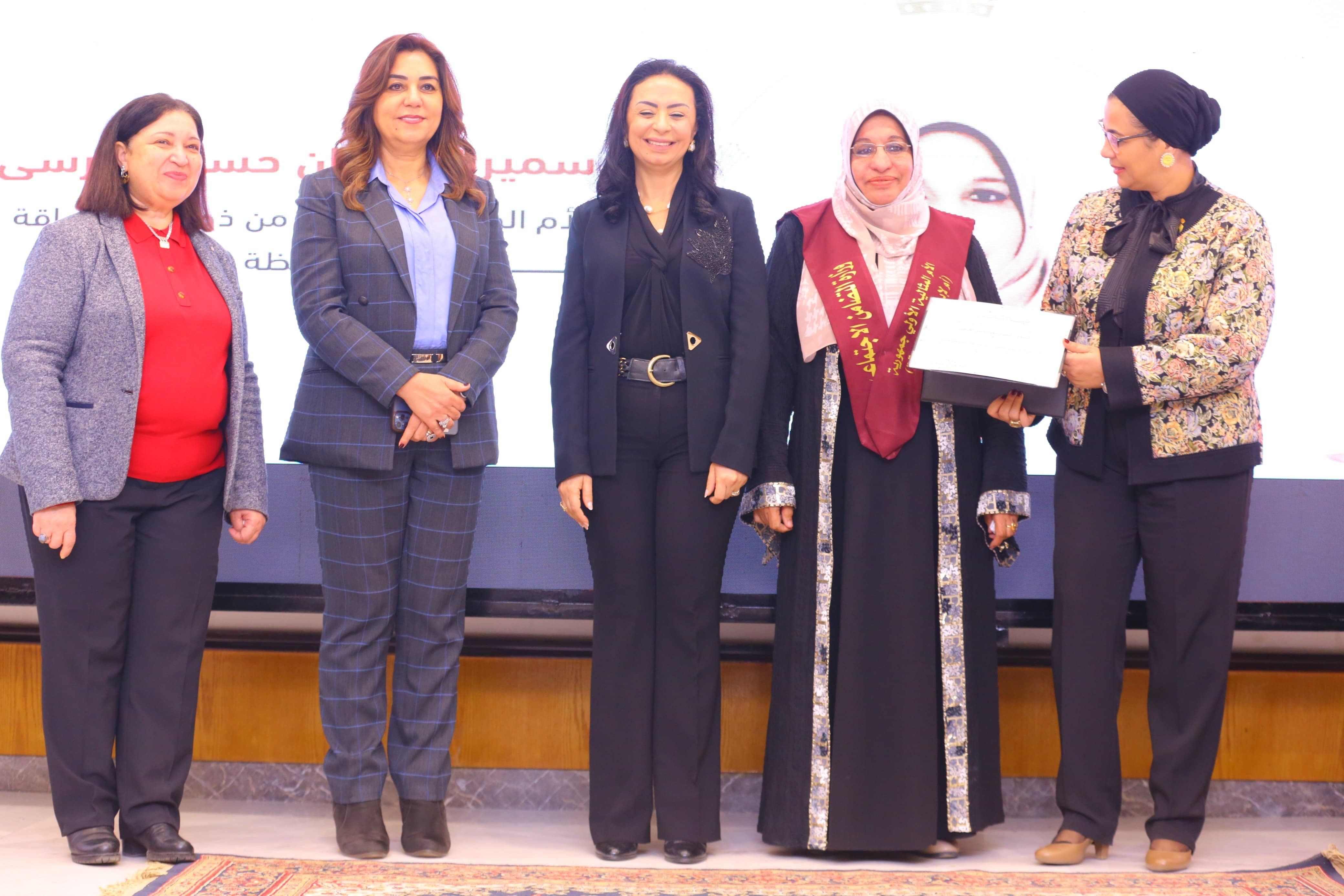 وزيرة التضامن: كل أم مثالية عنوان لصبر شعب وكرامة وطن ومستقبل نستحقه