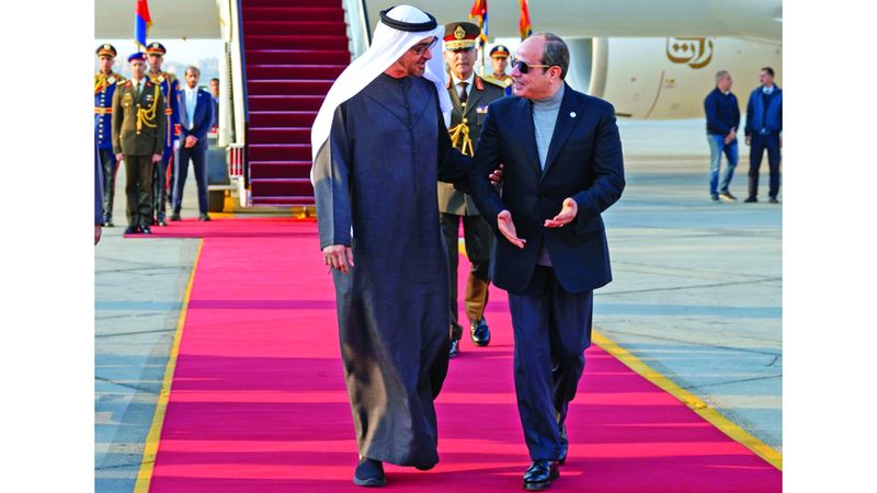 الامارات | رئيس الدولة والرئيس المصري يبحثان في القاهرة تعزيز العلاقات
