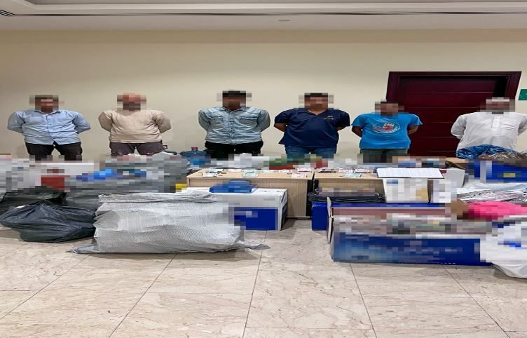الامارات | شرطة دبي تضبط 375 بائعاً جائلاً في النصف الأول من رمضان