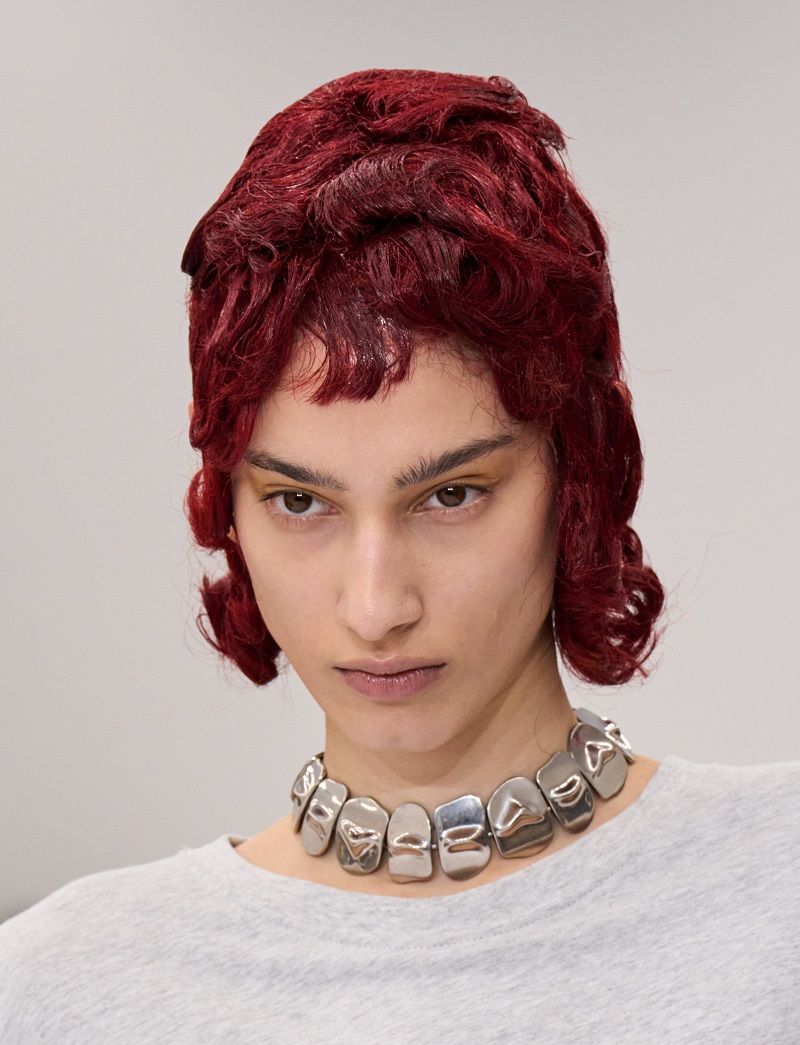 أجدد صبغات شعر لربيع وصيف 2025.. ألوان جريئة وإطلالات طبيعية