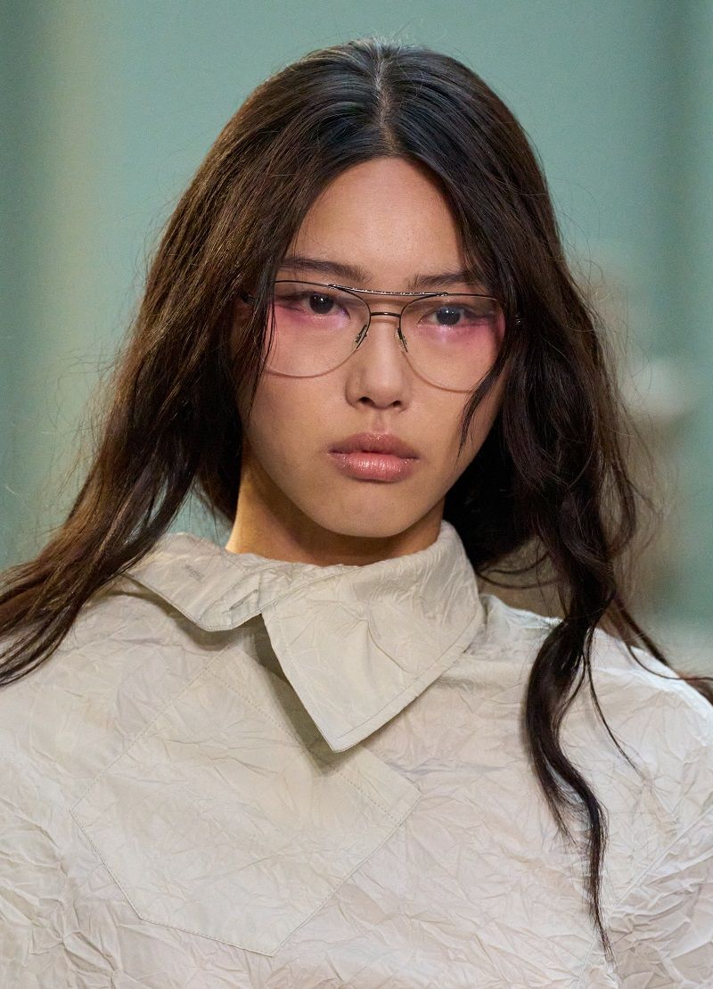 أجدد صبغات شعر لربيع وصيف 2025.. ألوان جريئة وإطلالات طبيعية