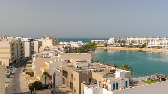 الخليج اليوم .. البحرين تنشئ لجنة لاستثمار الأراضي الحكومية