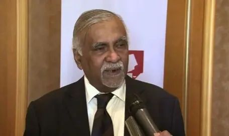 الخليج اليوم .. مسؤول يمني لـ"إرم نيوز": الضربات الأمريكية للحوثيين "موجعة" والأرض مهمتنا