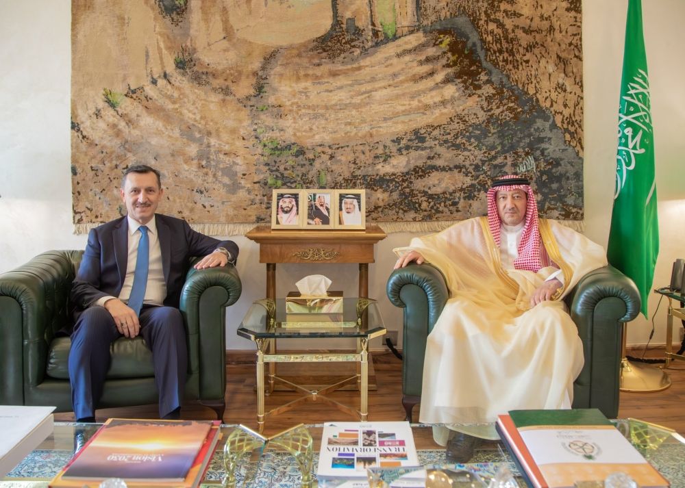 الخريجي يستعرض سبل التعاون مع  سفير تركيا لدى المملكة