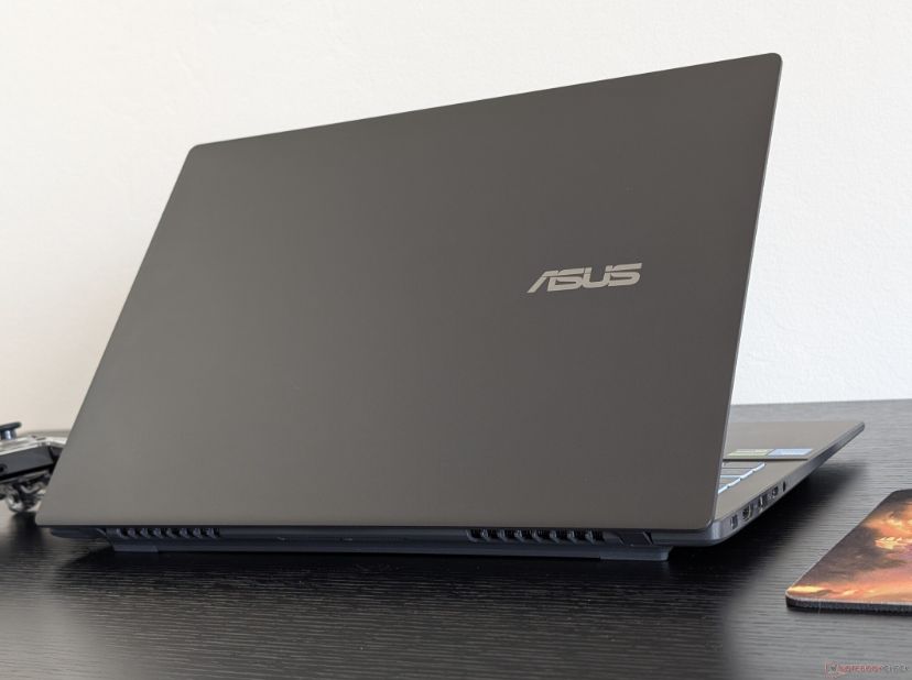 تكنولوجيا: جهاز Asus V16 الجديد يقدم قيمة ممتازة بأقل من 1000 دولار لكن هيكله البلاستيكي مخيب
