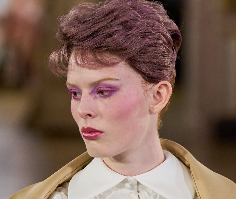 أجدد صبغات شعر لربيع وصيف 2025.. ألوان جريئة وإطلالات طبيعية