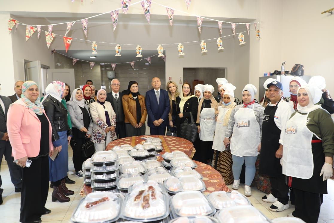 محافظ القاهرة يتفقد مطبخ المصرية بالأسمرات