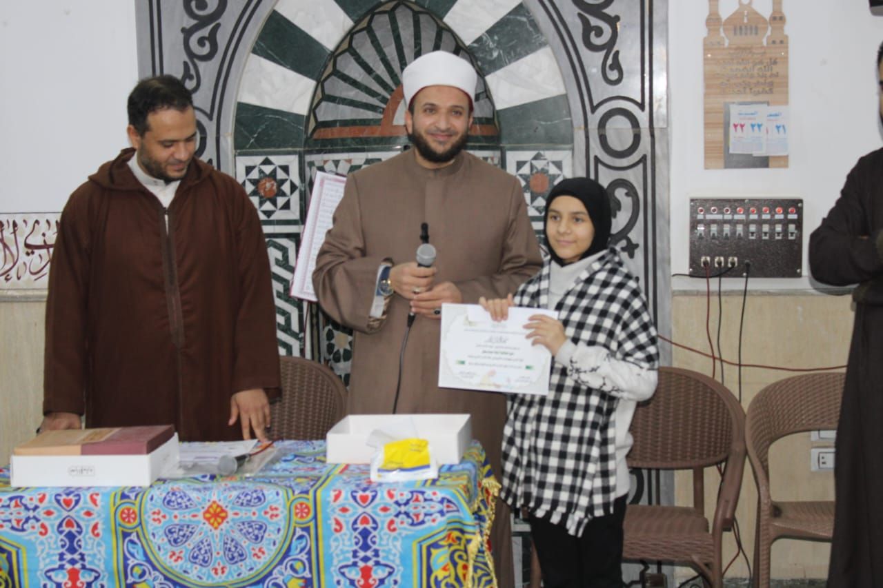 تكريم حفظة القرآن الكريم بمسجد جنة الفردوس بمدينة الشروق.. صور