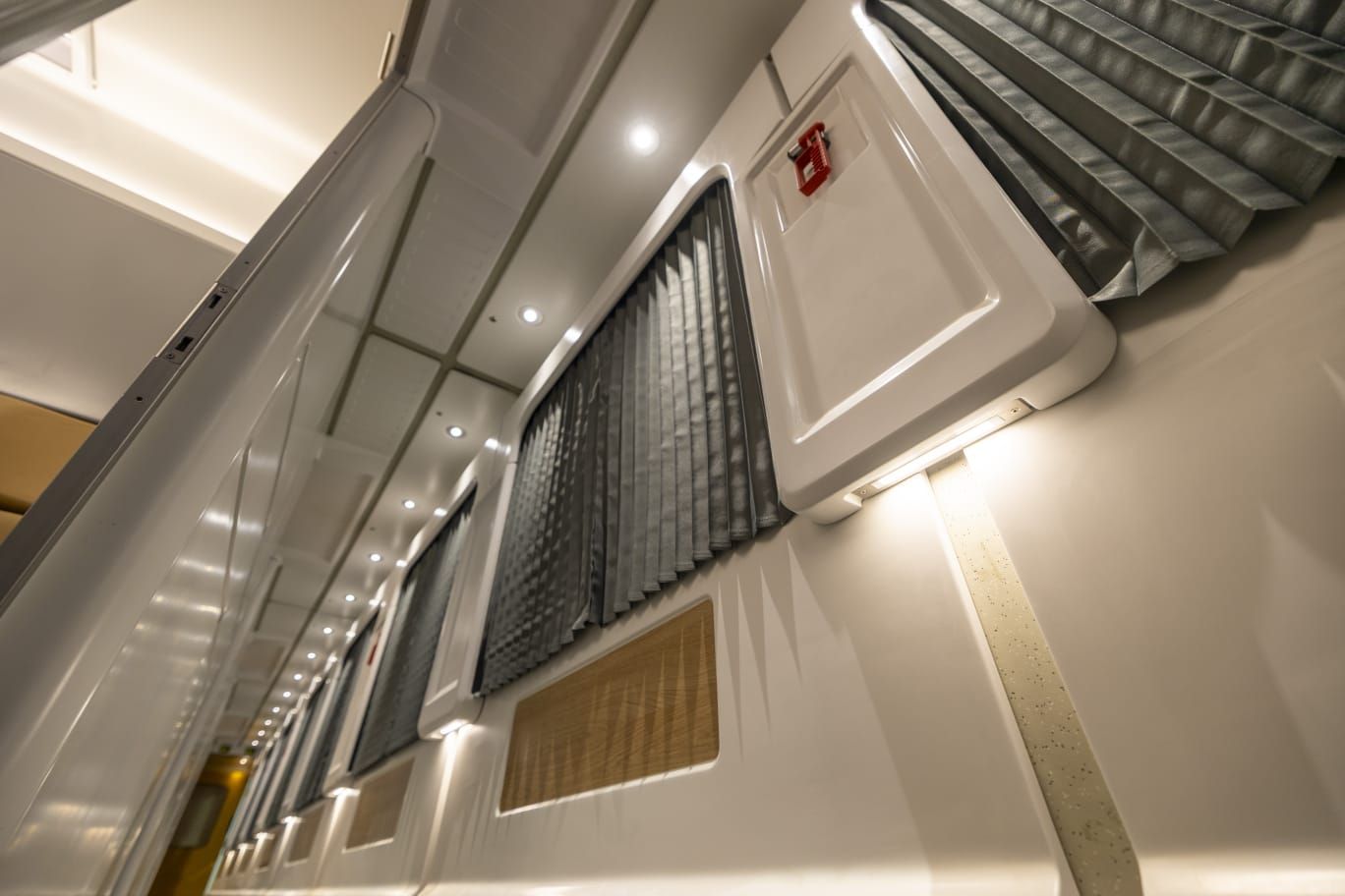 أفخم القطارات المصرية.. شاهد عربات النوم بعد تأهيلها وتطويرها بالكامل