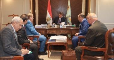 وزير الزراعة يبحث مع رئيس شركة ميفاك زيادة الإنتاجية من اللقاحات البيطرية