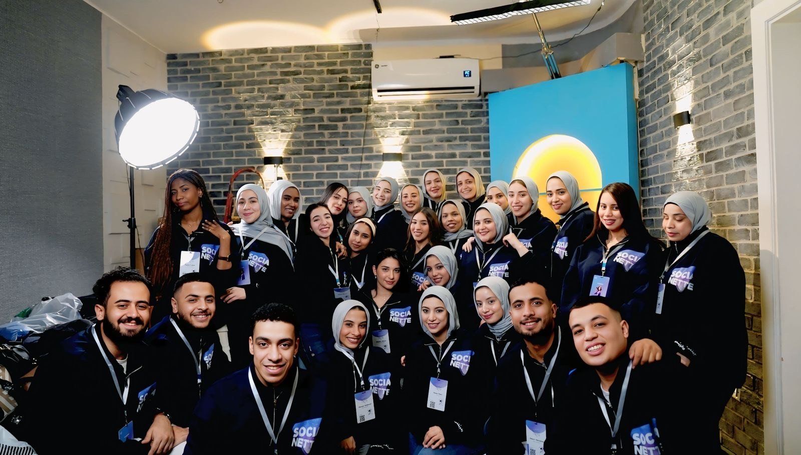 طلاب آداب حلوان يطلقون حملة "سيوشيانيت" لكشف زيف الواقع على مواقع التواصل