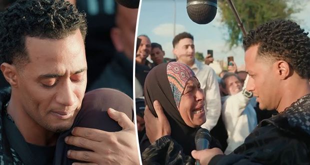 محمد رمضان يبكي في الشارع متأثراً بسيدة عجوز