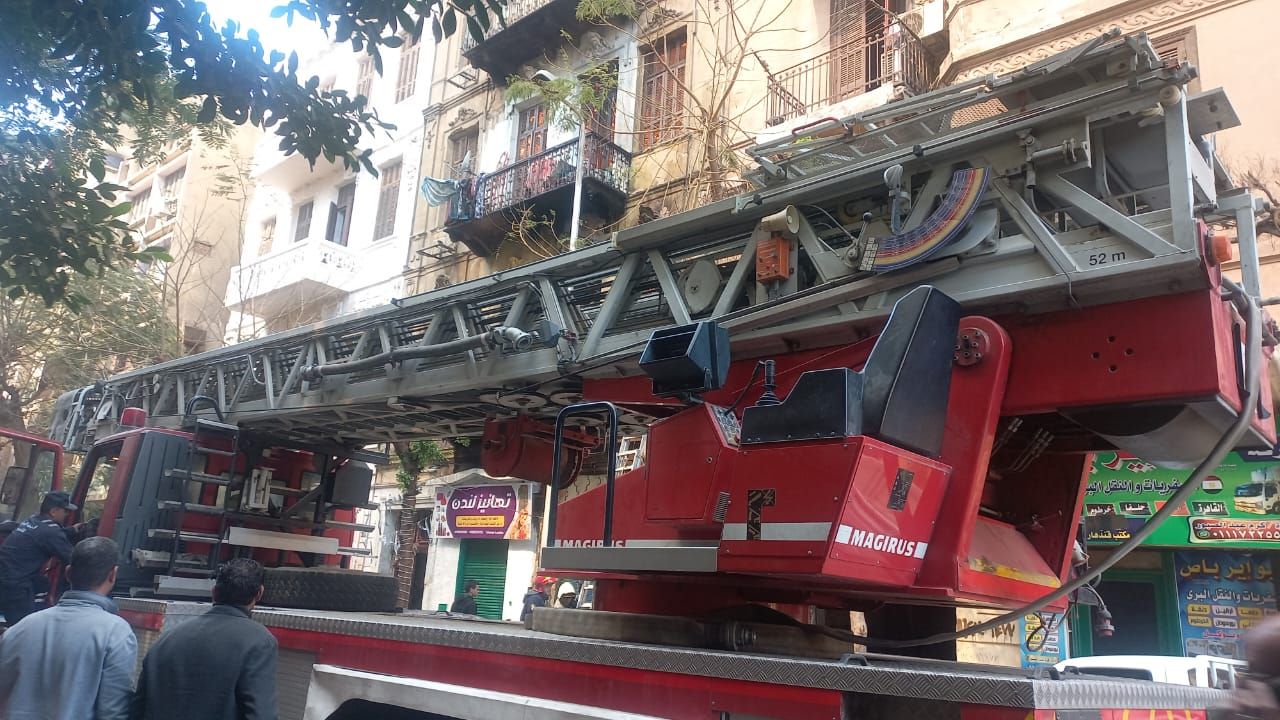 إخماد حريق عقار بميدان عابدين.. ومحافظ القاهرة يشكل لجنة للمعاينة