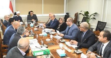 وزيرا الإسكان والأوقاف يبحثان سبل التعاون فى عدد من الملفات المشتركة