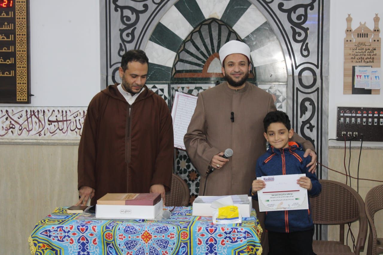 تكريم حفظة القرآن الكريم بمسجد جنة الفردوس بمدينة الشروق.. صور