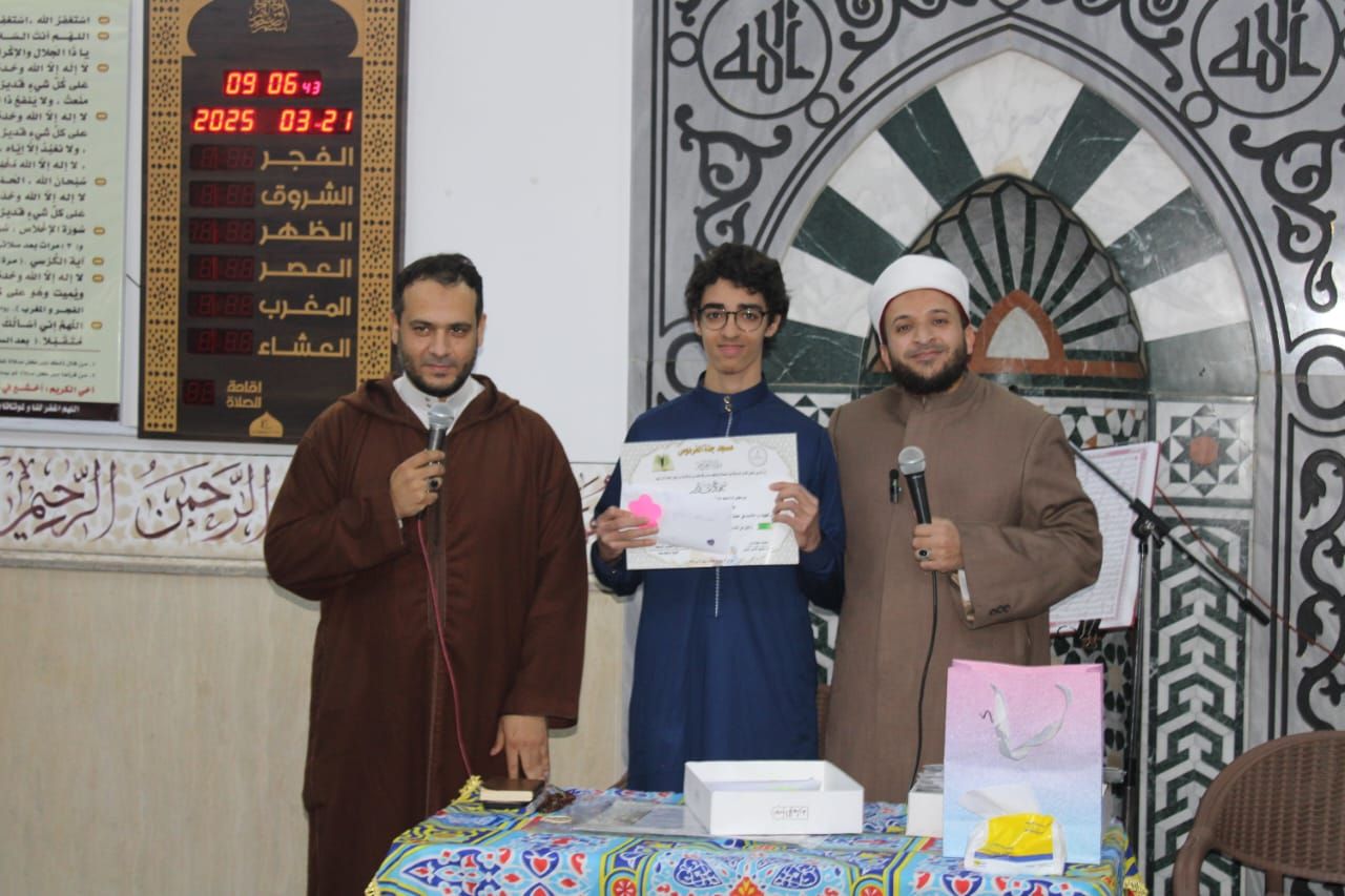 تكريم حفظة القرآن الكريم بمسجد جنة الفردوس بمدينة الشروق.. صور
