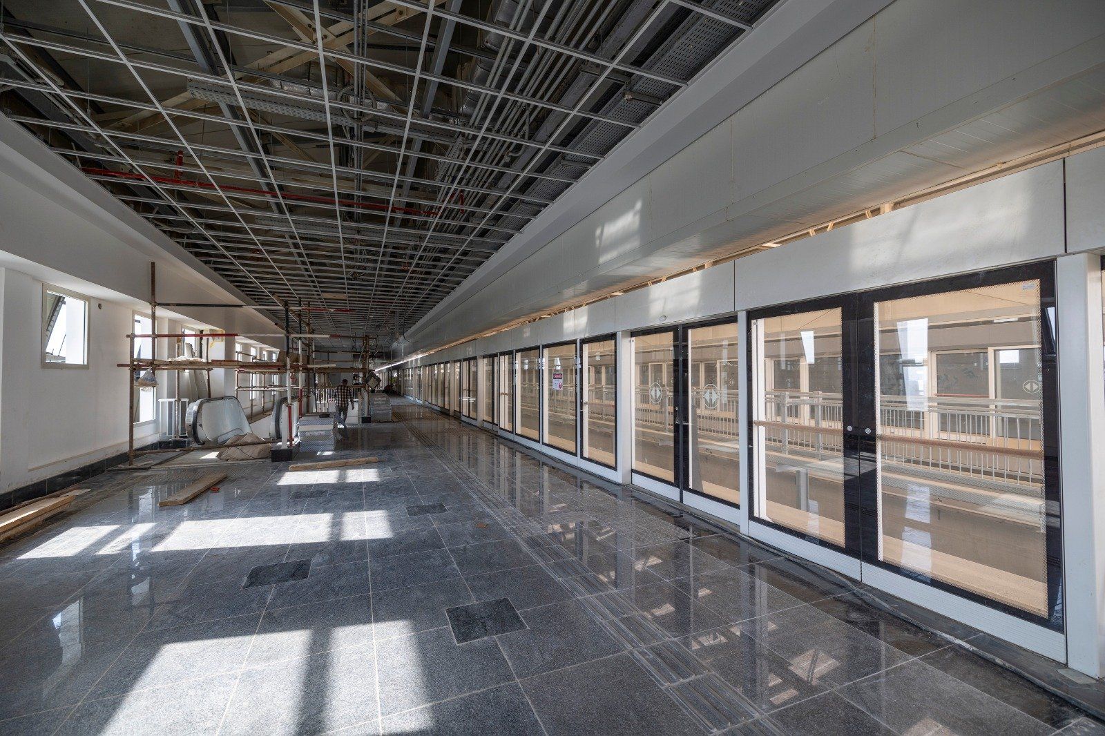 شاهد محطات مونوريل العاصمة الإدارية من الداخل.. صور