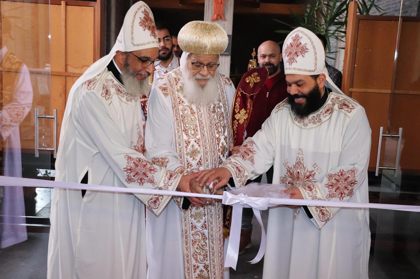 الأقباط الأرثوذكس يحتفلون بافتتاح الصلاة فى كنيسة العذراء شمال بلجيكا.. صور