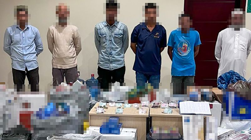 الامارات | شرطة دبي تضبط 375 بائعاً جائلاً في النصف الأول من «رمضان»