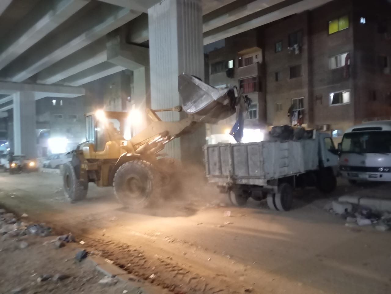 رفع 2000 طن مخلفات خلال حملات مكبرة فى الجيزة.. صور