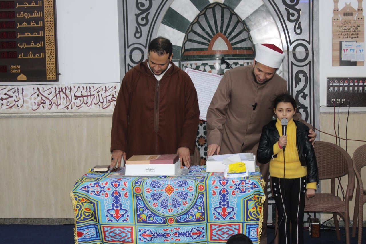 تكريم حفظة القرآن الكريم بمسجد جنة الفردوس بمدينة الشروق.. صور