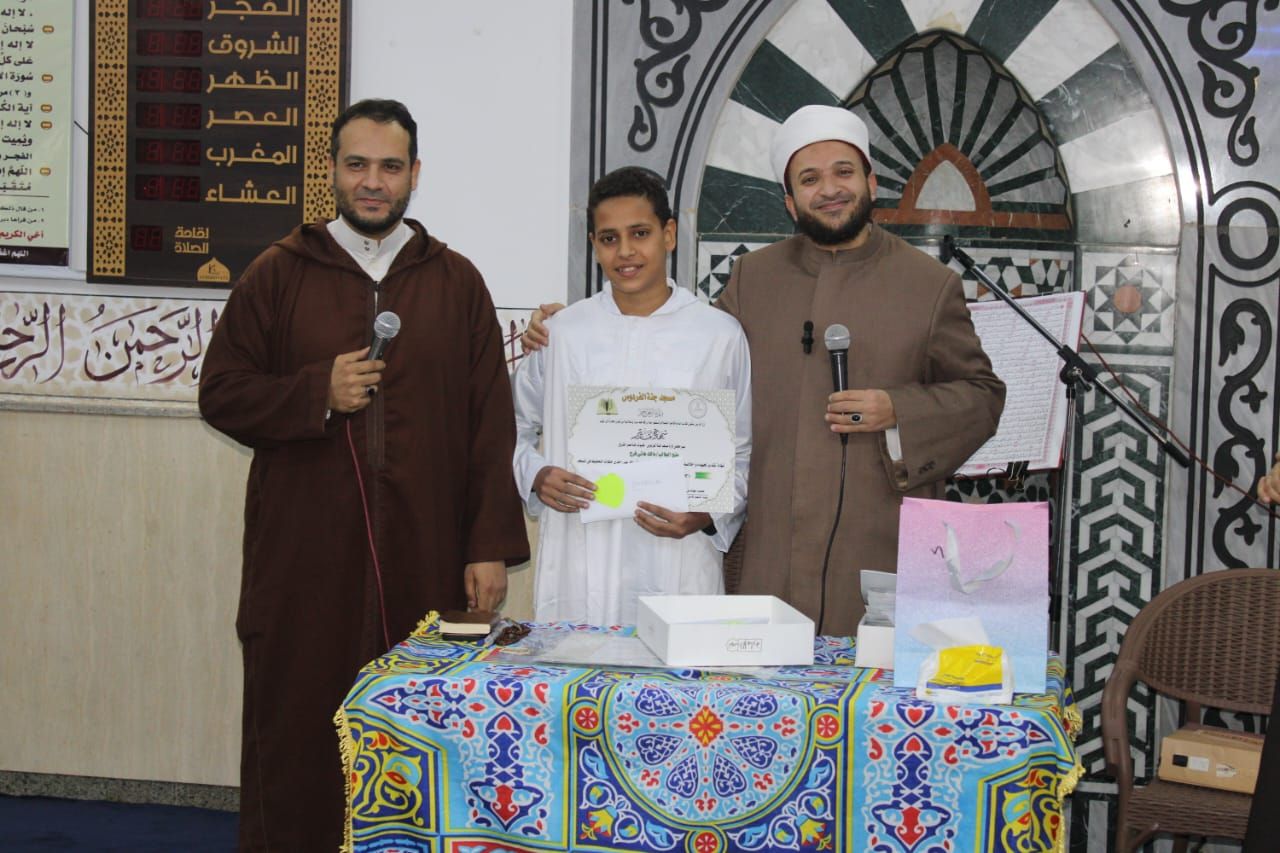 تكريم حفظة القرآن الكريم بمسجد جنة الفردوس بمدينة الشروق.. صور