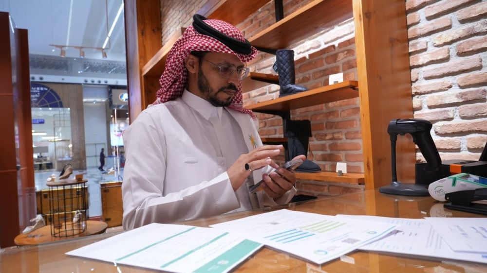 صور.. رصد عدد من المخالفات لأنظمة العمل بمناطق المملكة